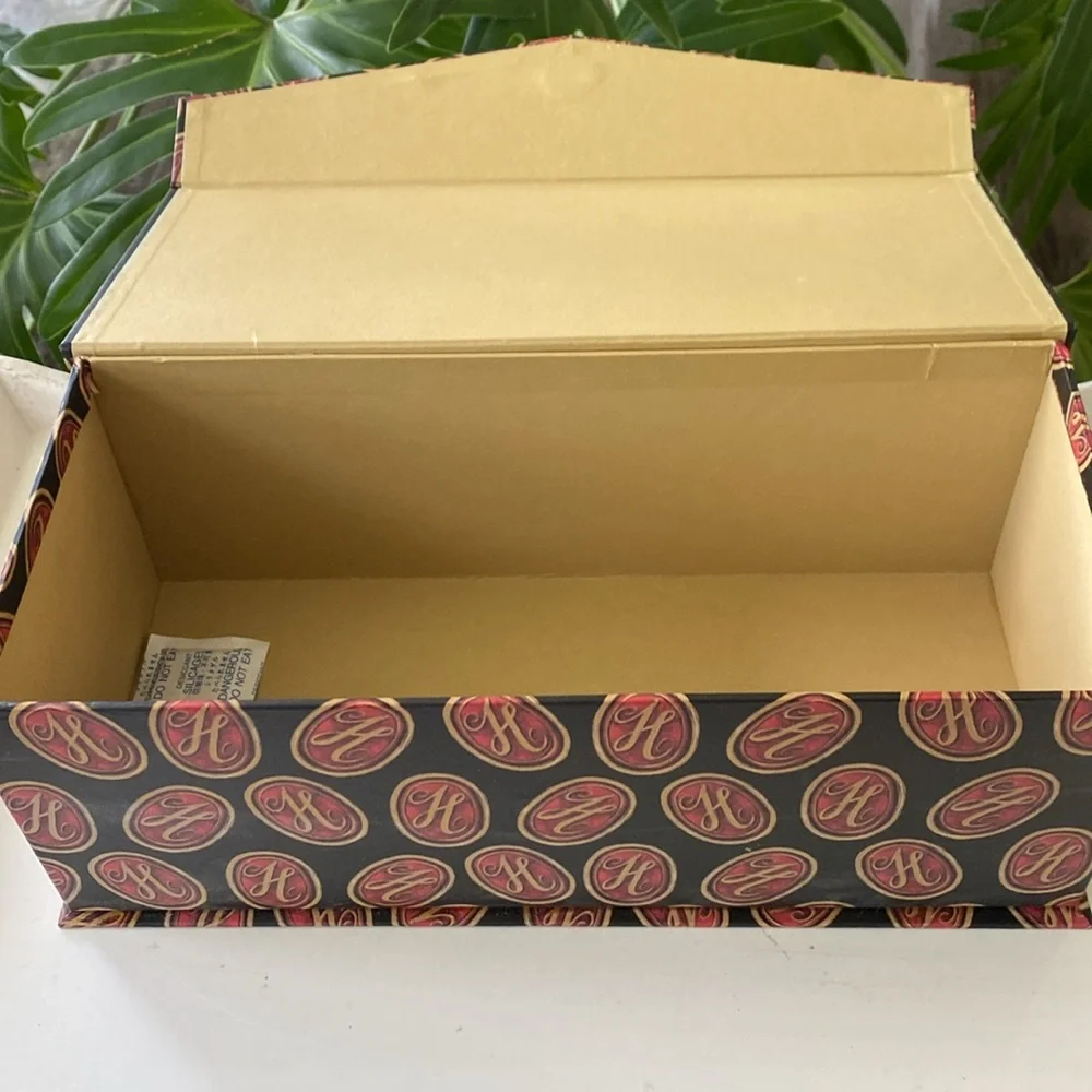 Room Service Decorative Storage Box. Art in Motion 2009